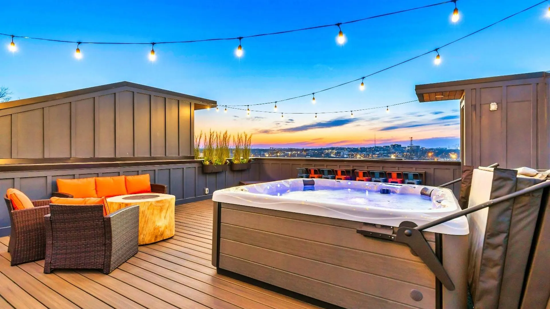 4 Rooftop Decks 4 Hot Tubs Game Rooms & Sauna Nashville
