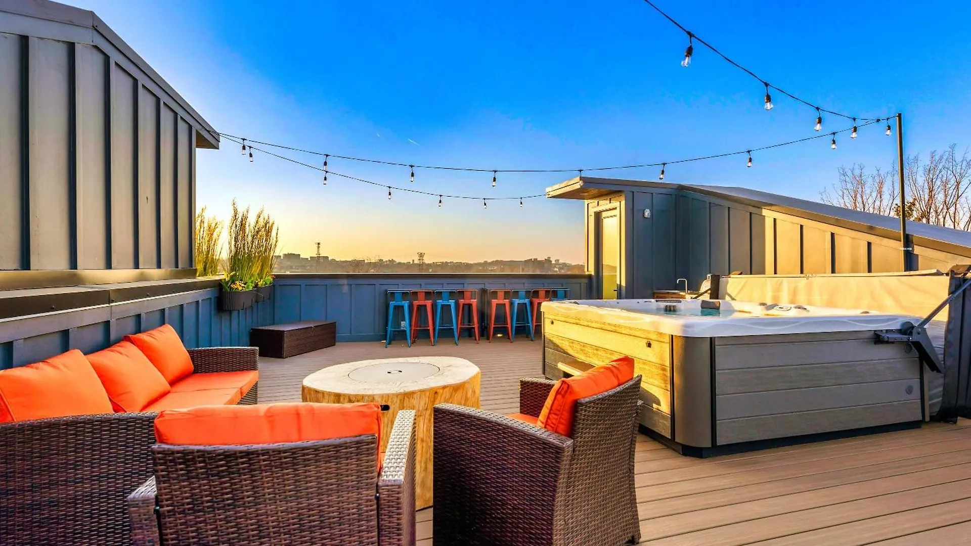 Holiday home 4 Rooftop Decks 4 Hot Tubs Game Rooms & Sauna Nashville