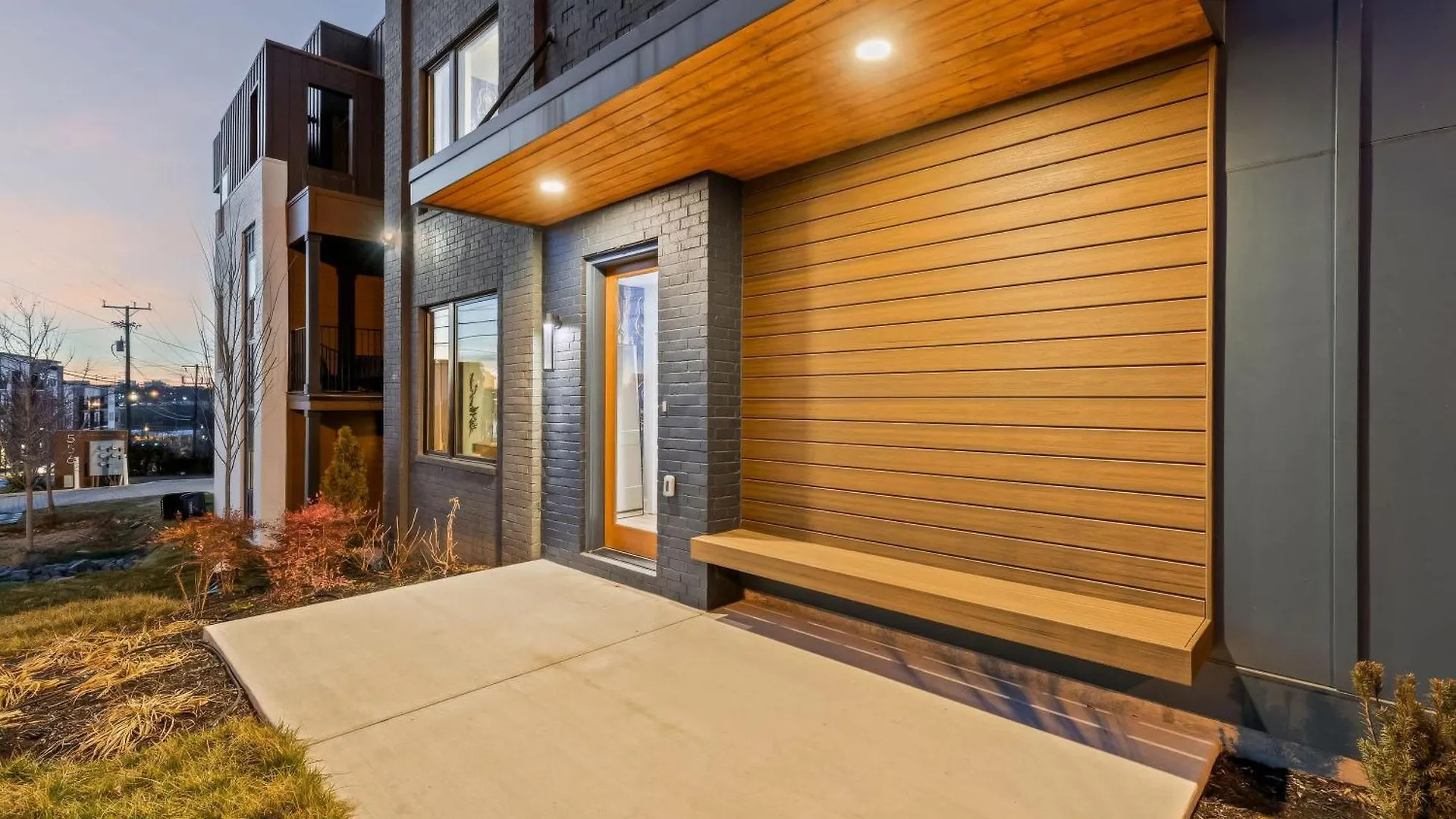 4 Rooftop Decks 4 Hot Tubs Game Rooms & Sauna Nashville United States