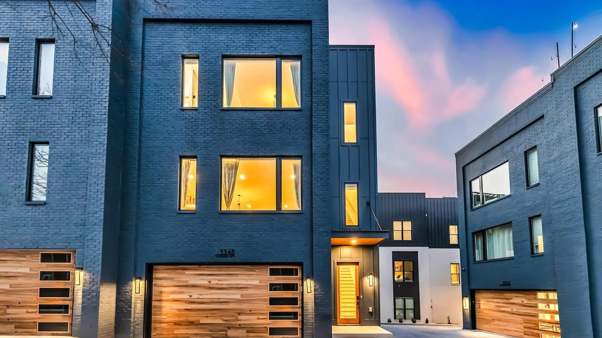 Holiday home 4 Rooftop Decks 4 Hot Tubs Game Rooms & Sauna Nashville United States