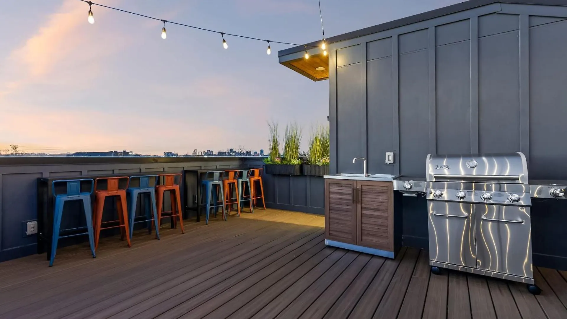 Holiday home 4 Rooftop Decks 4 Hot Tubs Game Rooms & Sauna Nashville United States