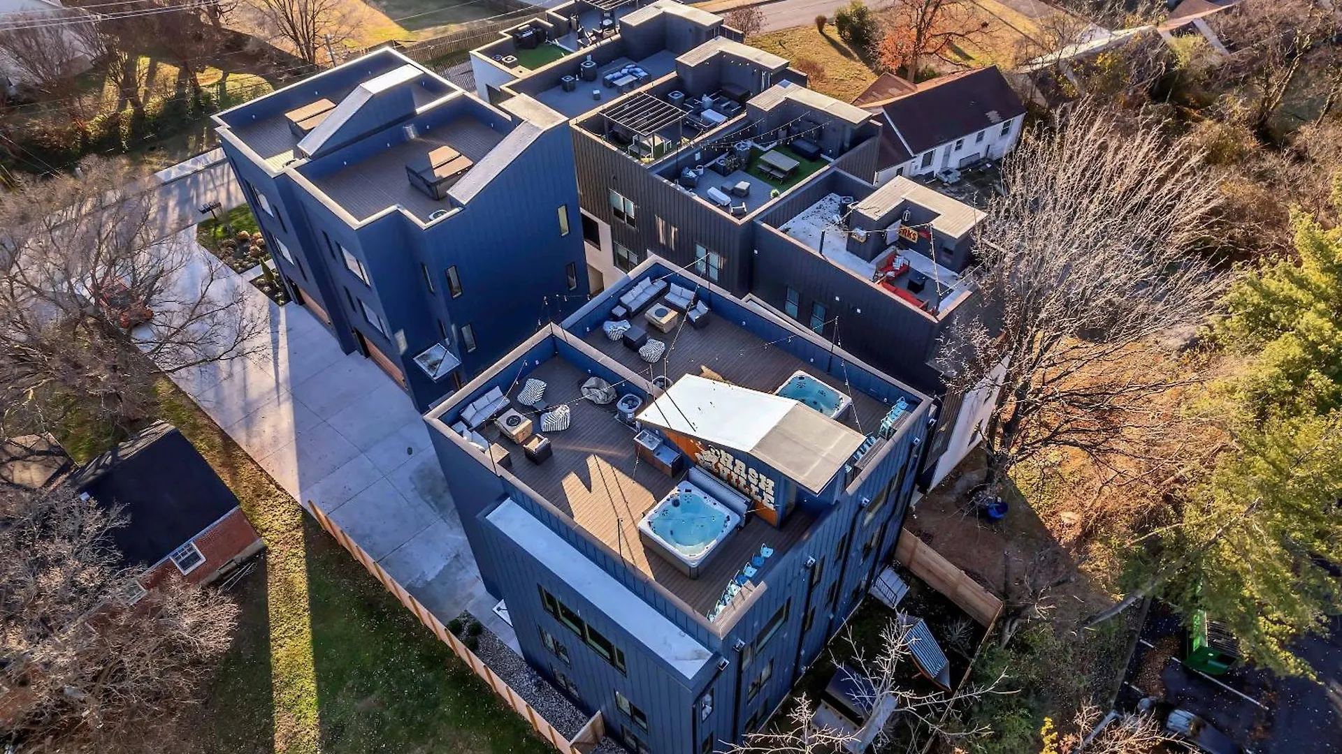 Holiday home 4 Rooftop Decks 4 Hot Tubs Game Rooms & Sauna Nashville