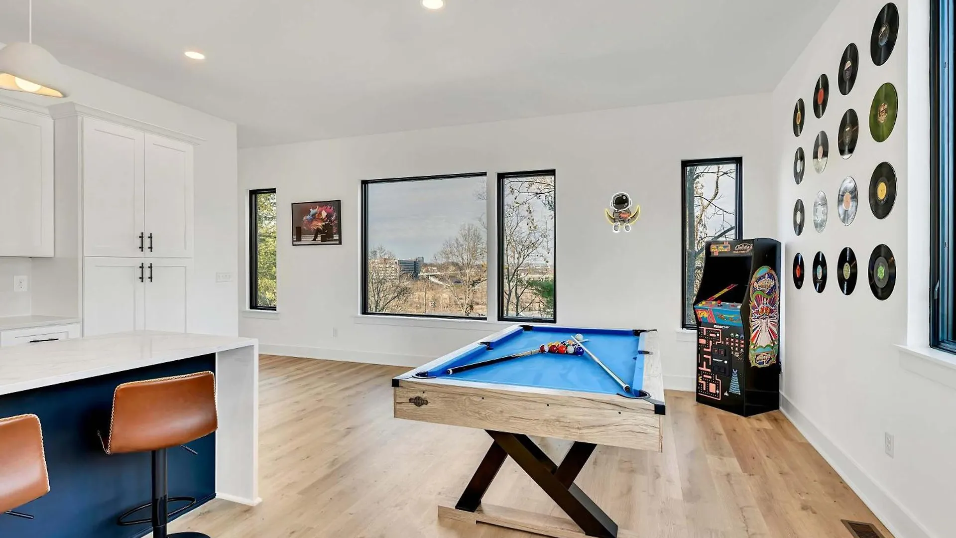 4 Rooftop Decks 4 Hot Tubs Game Rooms & Sauna Nashville 0*,  United States